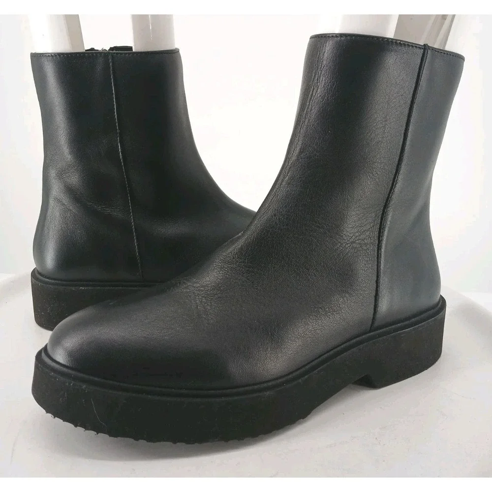 NEW Aquatalia Womens Black Leather Ankle Chelsea Lug Sole Boots Size 11. C116